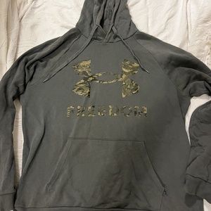 Grey camo under armour sweatshirt like new